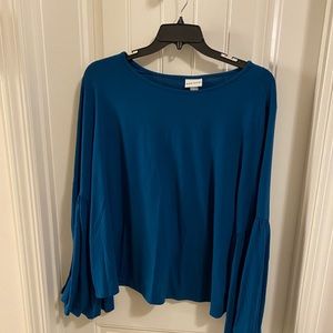 Bell Sleeve Top 😍